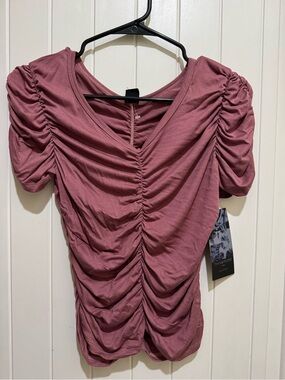 Ruched V-Neck Short Sleeve Top in Mauve